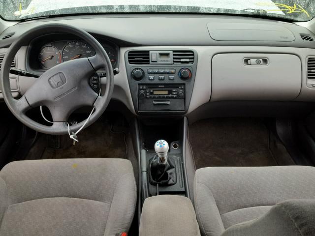 1HGCG55462A153868 - 2002 HONDA ACCORD SILVER photo 9