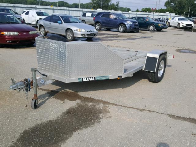 1YGUS12126B021700 - 2006 ALUM TRAILER SILVER photo 2