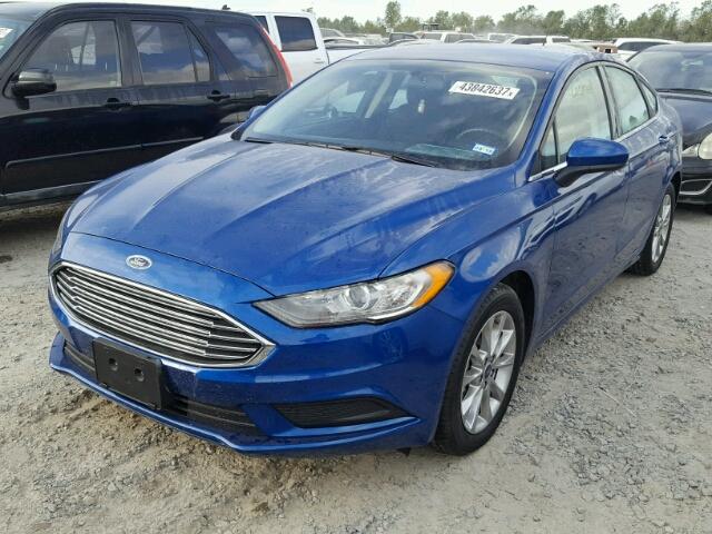 3FA6P0HD4HR274235 - 2017 FORD FUSION SE BLUE photo 2