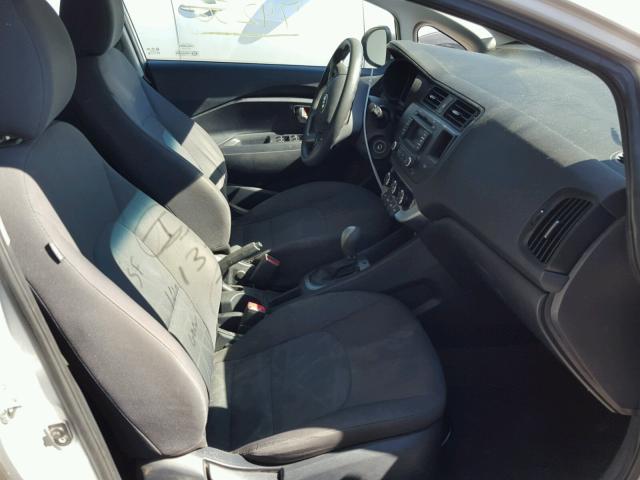 KNADM4A31D6311300 - 2013 KIA RIO LX Արծաթագույն լուսանկար 5