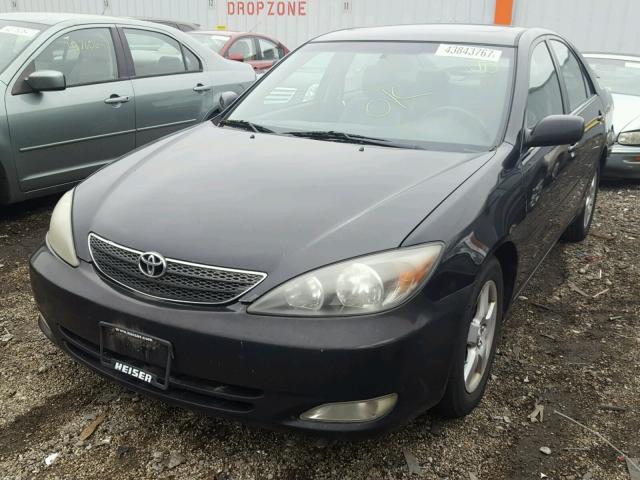 4T1BF30K72U013989 - 2002 TOYOTA CAMRY LE შავი ფოტო 2