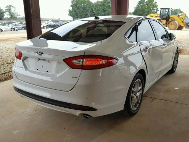 3FA6P0H7XFR134598 - 2015 FORD FUSION WHITE photo 4