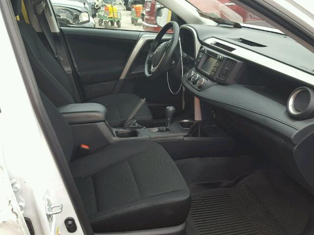 2T3ZFREV4HW376562 - 2017 TOYOTA RAV4 LE Ağ foto 5