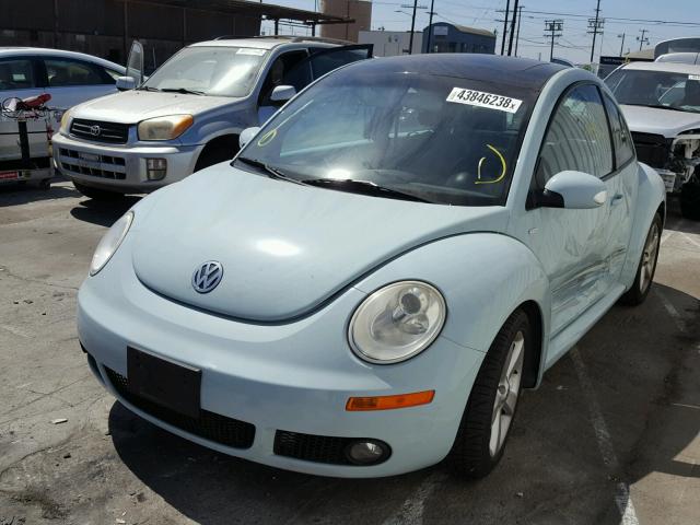 3VWRG3AG7AM030768 - 2010 VOLKSWAGEN NEW BEETLE 蓝色 照片 2