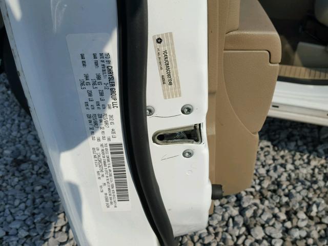 1C4NJCBA5CD627249 - 2012 JEEP COMPASS SP WHITE photo 10