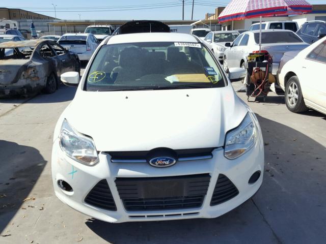 1FADP3F23DL302755 - 2013 FORD FOCUS WHITE photo 9