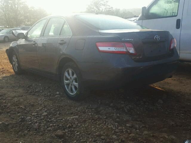 4T1BF3EKXBU739404 - 2011 TOYOTA CAMRY BASE GRAY photo 3