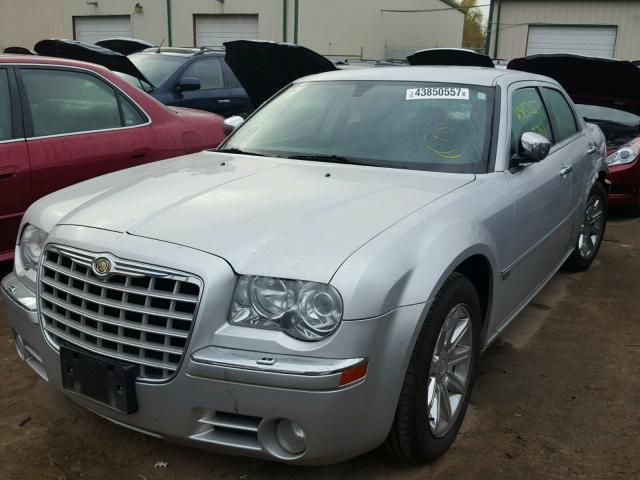 2C3AA63H85H523148 - 2005 CHRYSLER 300C SILVER photo 2