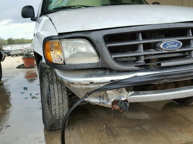 2FTRF17254CA64732 - 2004 FORD F-150 HERI WHITE photo 9