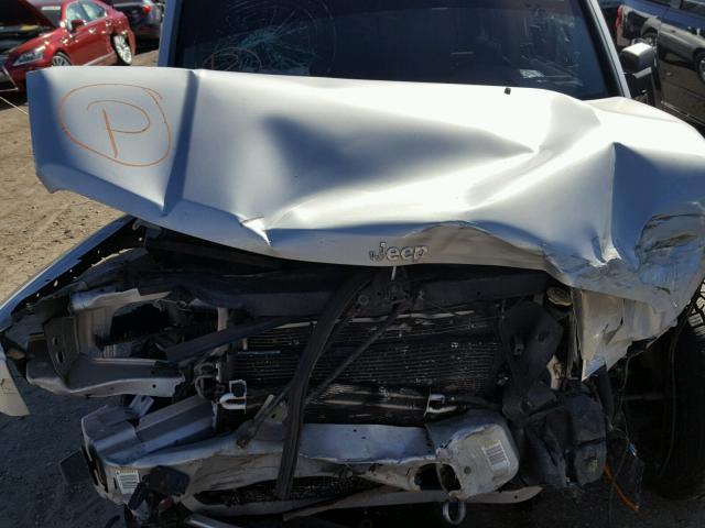 1J8HG58P57C595877 - 2007 JEEP COMMANDER 银色 照片 7