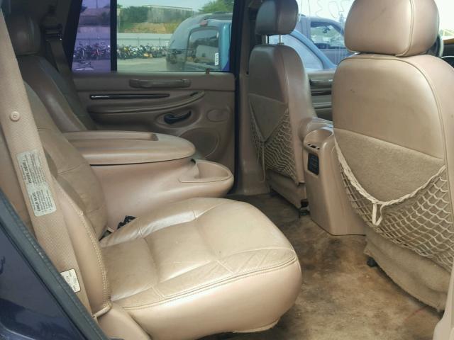 5LMPU28LXWLJ15749 - 1998 LINCOLN NAVIGATOR 蓝色 照片 6