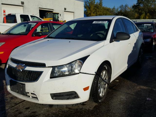 1G1PC5SH2B7203240 - 2011 CHEVROLET CRUZE WHITE photo 2