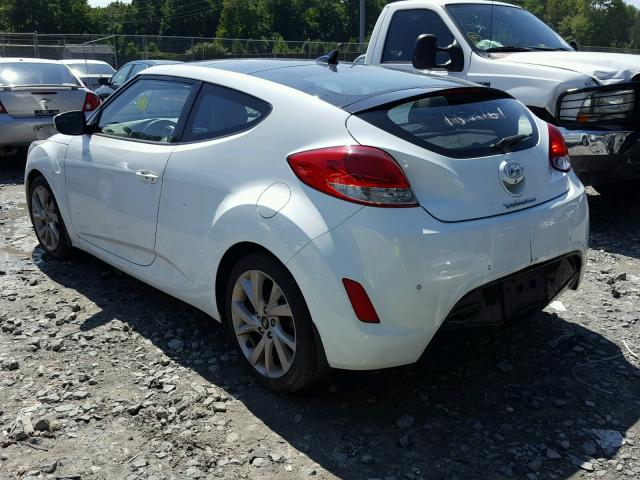 KMHTC6AD5CU060521 - 2012 HYUNDAI VELOSTER B WHITE photo 9