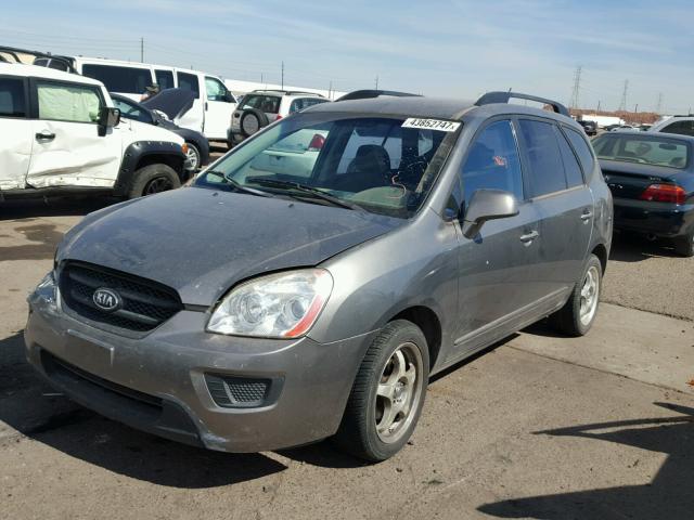 KNAFG529297279662 - 2009 KIA RONDO BASE GRAY photo 2