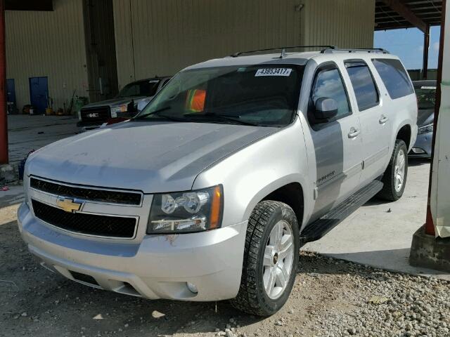 1GNSKJE30BR298034 - 2011 CHEVROLET SUBURBAN K SILVER photo 2