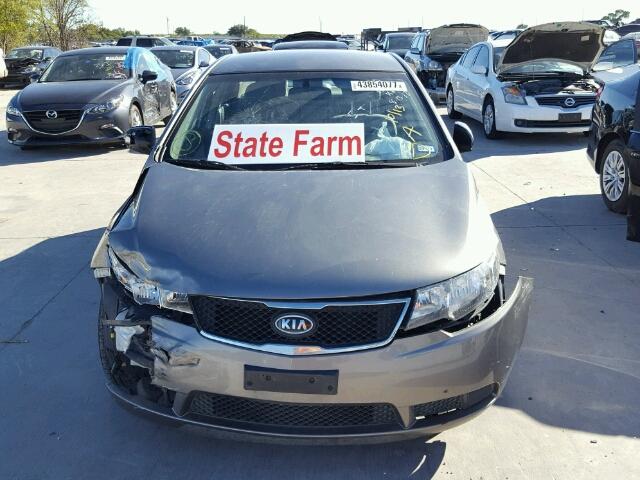 KNAFU4A21A5049120 - 2010 KIA FORTE GRAY photo 9