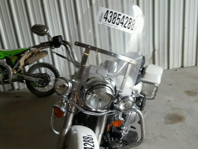 1HD1FBW1X6Y700390 - 2006 HARLEY-DAVIDSON FLHRI WHITE photo 10