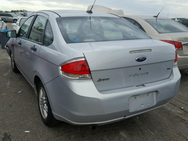 1FAHP35N38W137324 - 2008 FORD FOCUS SILVER photo 3