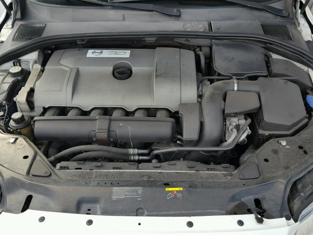 YV1BW982381030742 - 2008 VOLVO V70 3.2 WHITE photo 7