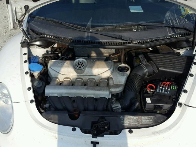 3VWPW3AG6AM010683 - 2010 VOLKSWAGEN NEW BEETLE 白色 照片 7