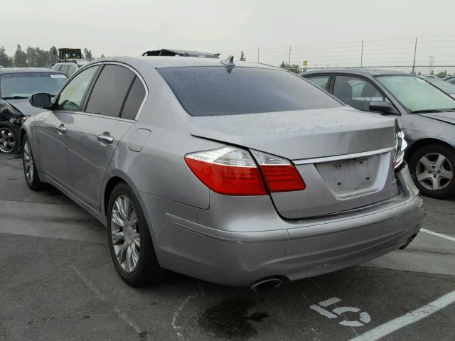 KMHGC4DE0BU124330 - 2011 HYUNDAI GENESIS 3. SILVER photo 3