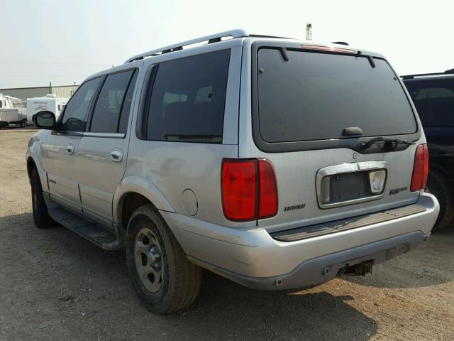 5LMFU28A9YLJ42616 - 2000 LINCOLN NAVIGATOR Күміс фото 3