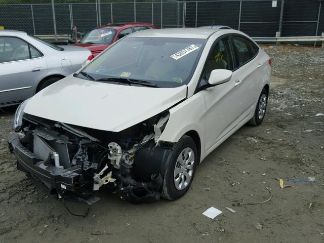 KMHCT4AE7HU253645 - 2017 HYUNDAI ACCENT SE BEIGE photo 2