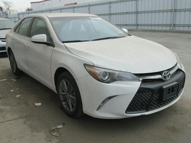 4T1BF1FK5HU413893 - 2017 TOYOTA CAMRY WHITE photo 1