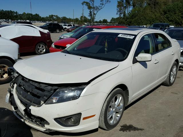 3FAHP0HA2CR179485 - 2012 FORD FUSION SE WHITE photo 2