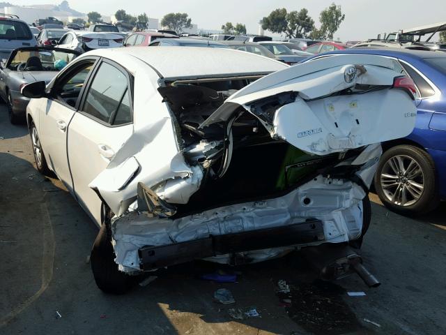 5YFBPRHE9HP679843 - 2017 TOYOTA COROLLA LE WHITE photo 3