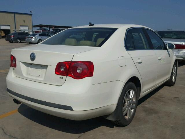 3VWDG71K97M040037 - 2007 VOLKSWAGEN JETTA 2.5 WHITE photo 4