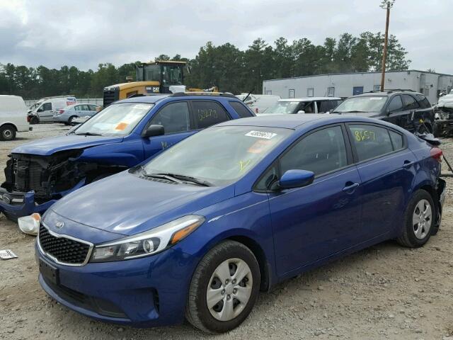 3KPFK4A76HE045244 - 2017 KIA FORTE LX BLUE photo 2