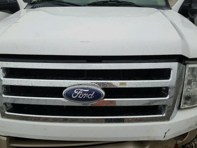 1FMFK18517LA86692 - 2007 FORD EXPEDITION WHITE photo 7