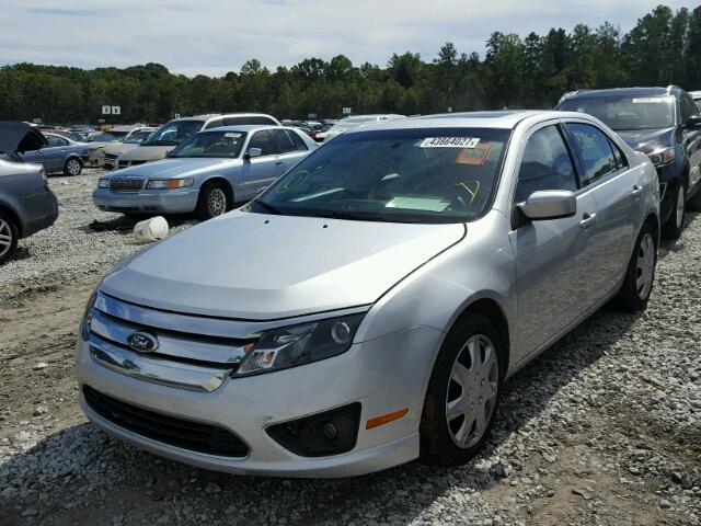 3FAHP0HA6BR341777 - 2011 FORD FUSION SE SILVER photo 2