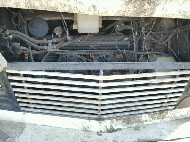 1GBKP37W7G3305136 - 1986 CHEVROLET P30 CREAM photo 7