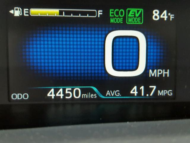 JTDKARFP2H3058216 - 2017 TOYOTA PRIUS PRIM 白色 照片 8