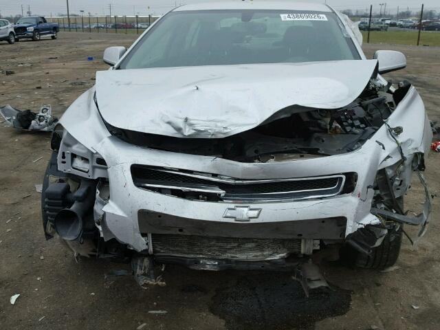 1G1ZJ57B294193145 - 2009 CHEVROLET MALIBU 2LT SILVER photo 9