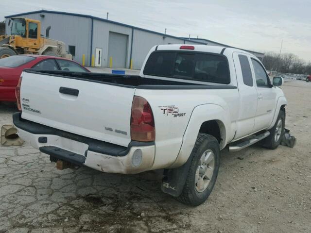 5TEUU42N27Z415434 - 2007 TOYOTA TACOMA ACC WHITE photo 4