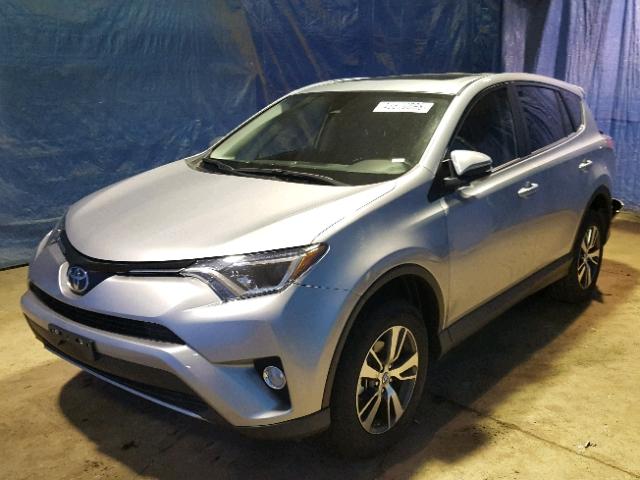 2T3RFREV5JW812292 - 2018 TOYOTA RAV4 ADVEN SILVER photo 2