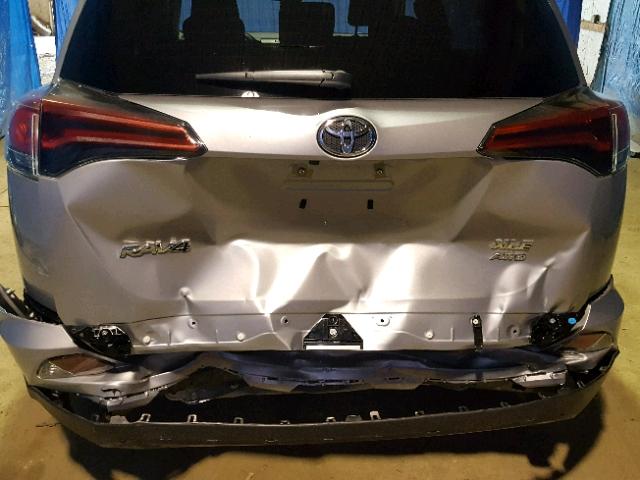 2T3RFREV5JW812292 - 2018 TOYOTA RAV4 ADVEN SILVER photo 9