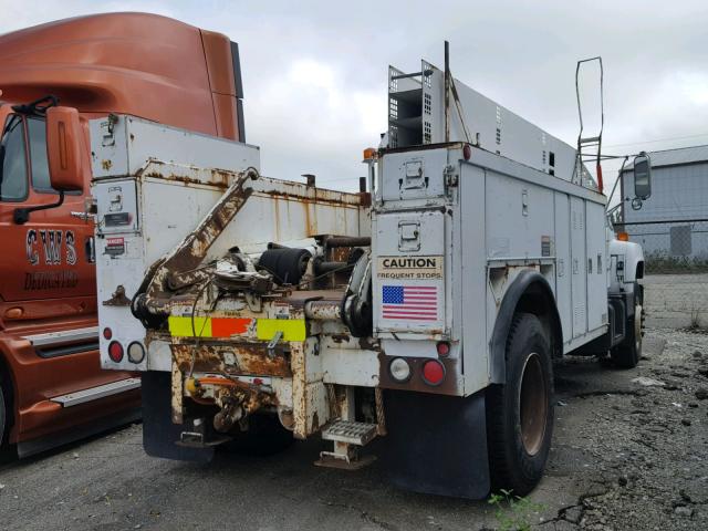 1GBM7H1J9PJ109245 - 1993 CHEVROLET KODIAK C7H WHITE photo 4