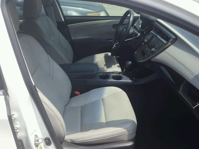 4T1BK1EBXDU008507 - 2013 TOYOTA AVALON BAS WHITE photo 5