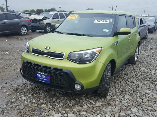 KNDJP3A56G7818958 - 2016 KIA SOUL + GREEN photo 2