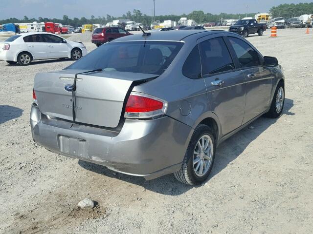 1FAHP34N78W172398 - 2008 FORD FOCUS S/SE GRAY photo 4