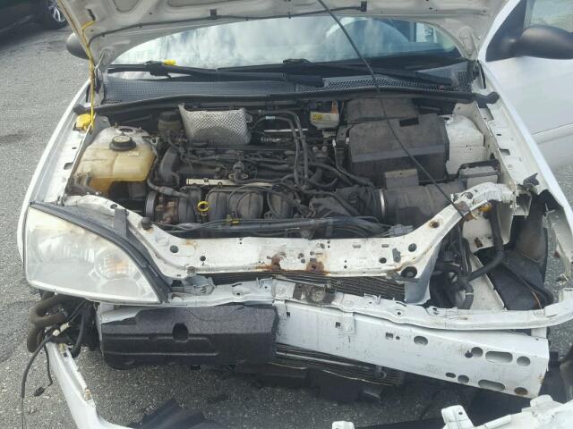 3FAFP37N45R152479 - 2005 FORD FOCUS WHITE photo 7