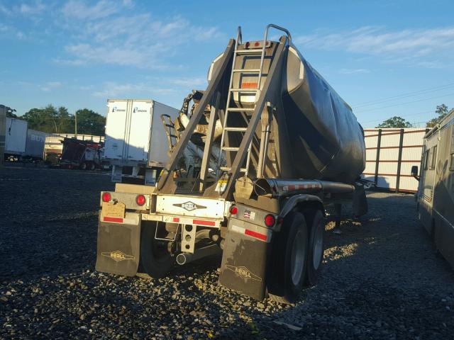 10BDA7239GF0D2608 - 2016 BEAL TANKER SILVER photo 4