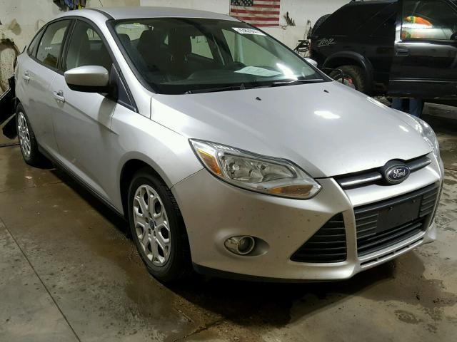 1FAHP3F20CL217288 - 2012 FORD FOCUS SE SILVER photo 1