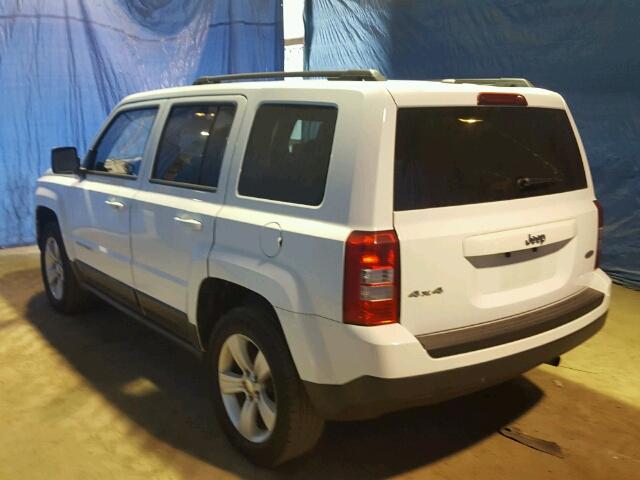 1C4NJRFB0HD143891 - 2017 JEEP PATRIOT WHITE photo 3