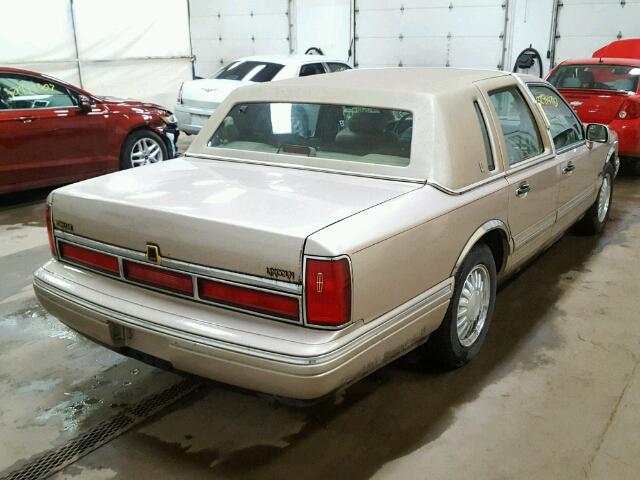 1LNLM82W2VY735231 - 1997 LINCOLN TOWN CAR S TAN photo 4