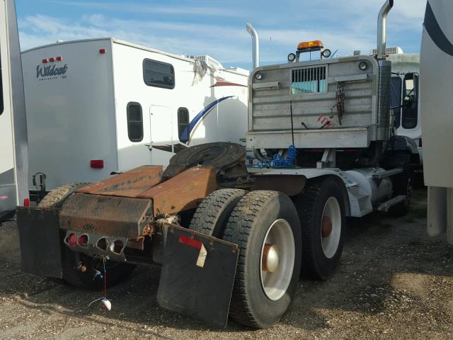 1M1AD62Y71W011185 - 2001 MACK 700 CL700 BLACK photo 4